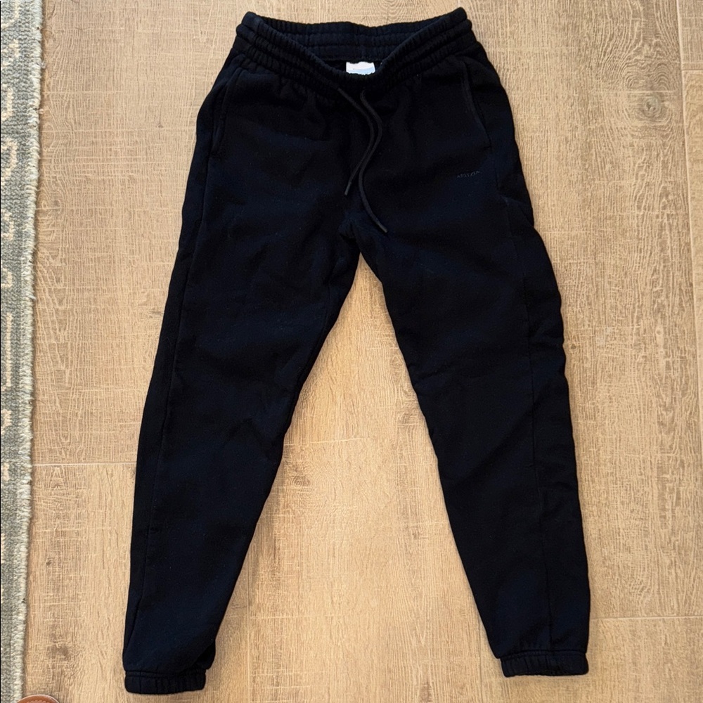 Aritzia Sweatfleece Boyfriend Fit Black Sweatpants